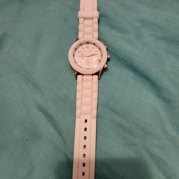 Generic Women's multi Watch - Picture 2 of 3